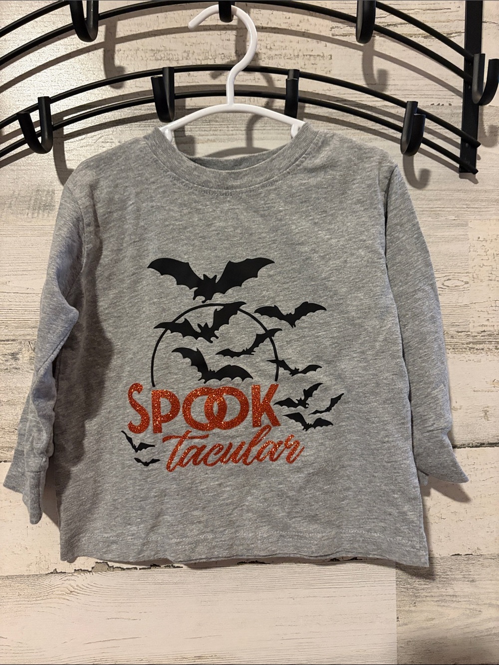 ❤️ PICK 4/$20 Gray Long-Sleeve 'Spooktacular' Tee with Orange Glitter print